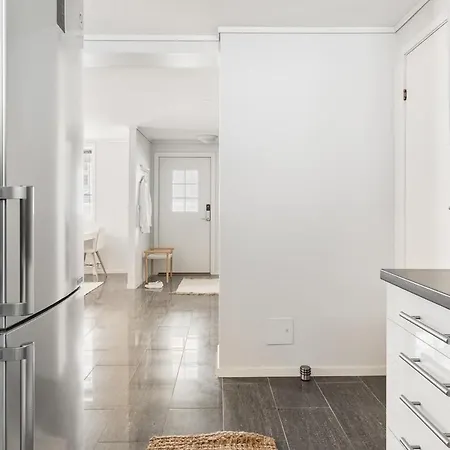 Bright And Cozy 2-bedroom Apartment