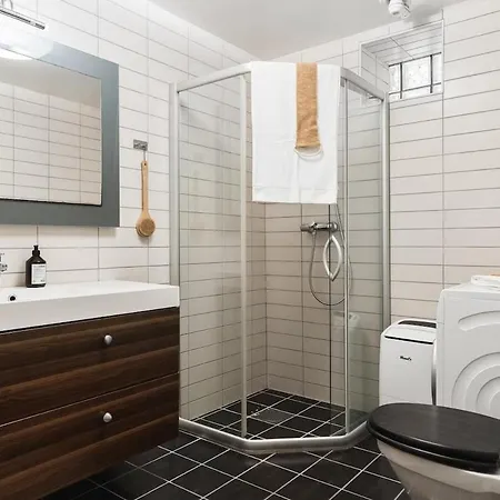Lejlighed Bright And Cozy 2-bedroom *