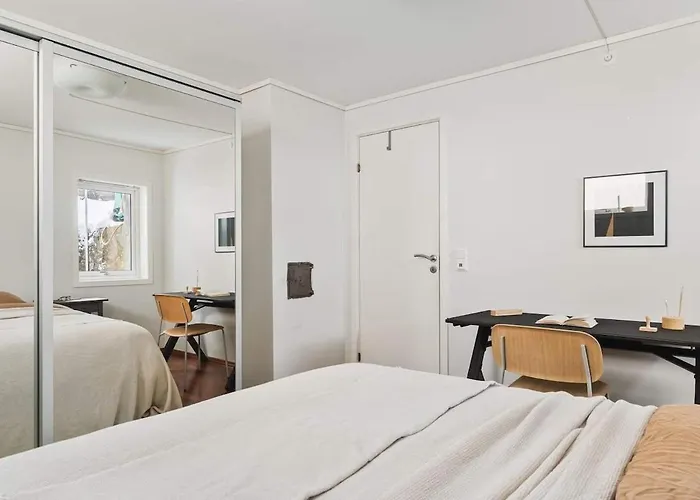 Bright And Cozy 2-bedroom Lejlighed